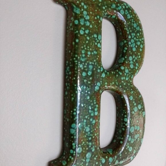 Vintage Ceramic Initial B Retro 70s Pottery Wall Decor Green Mottled Glaze - Picture 5 of 10